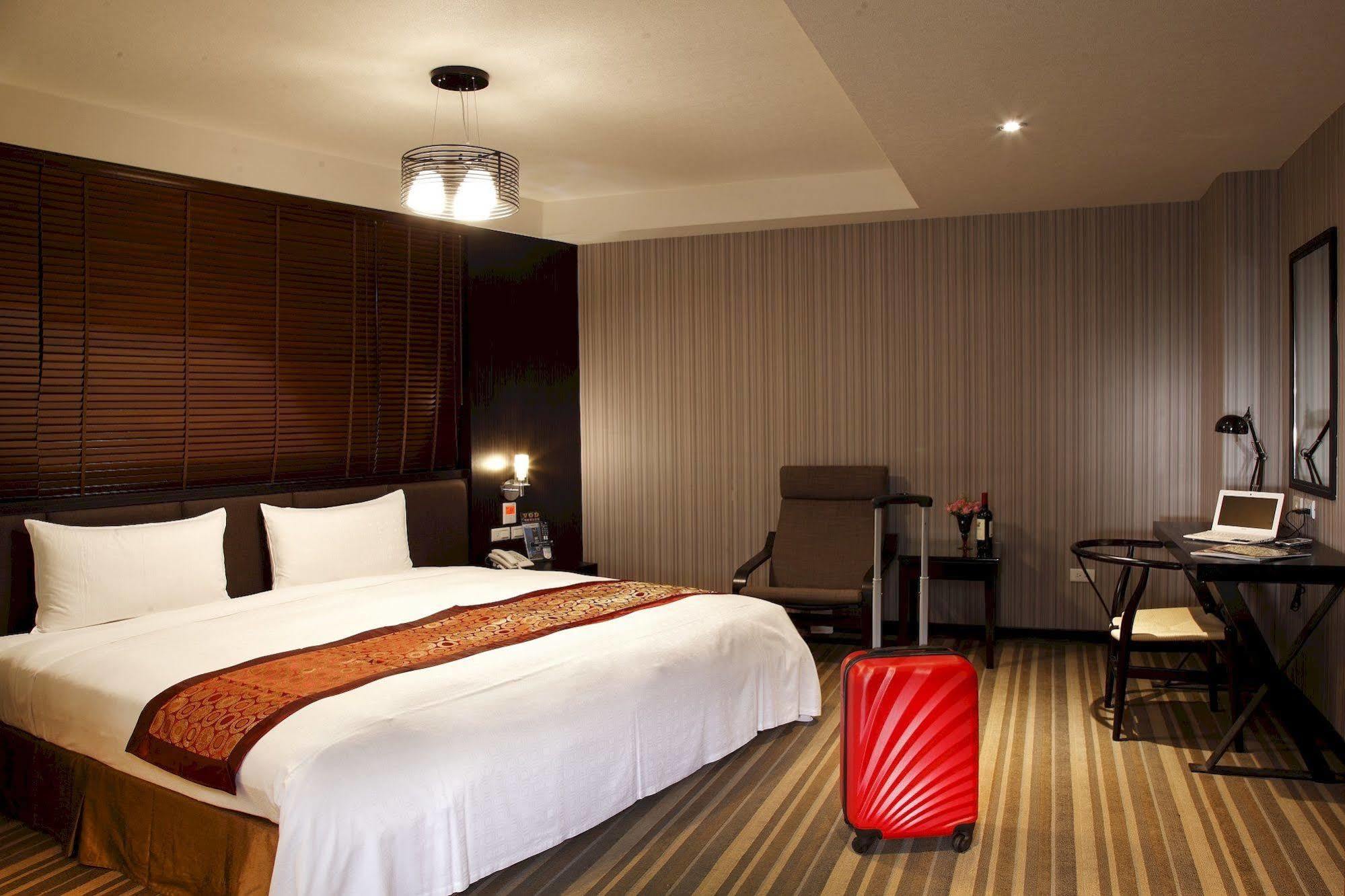 Grace Hotel Taipei Bagian luar foto